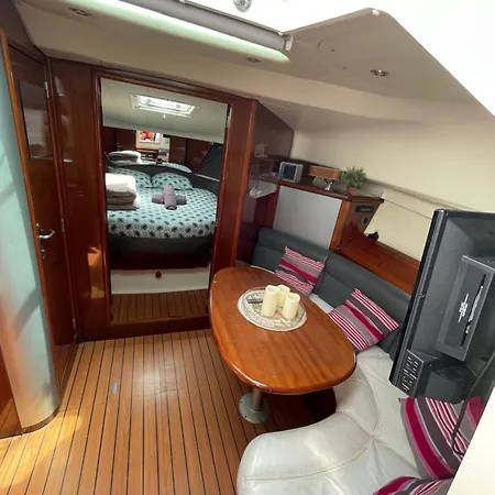 Botel Nuit Sur Un Magnifique Bateau Linge Et Menage Inclus - Boat Paradise La Rochelle *
